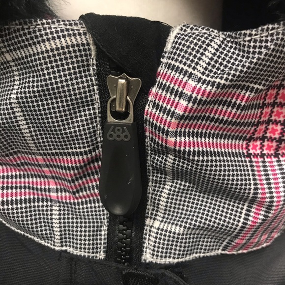 686 Women’s winter jacket &snow boarding - Picture 6 of 8